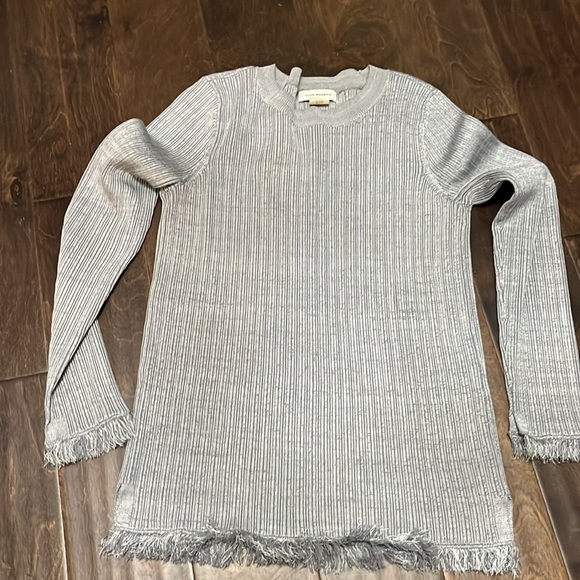 Club Monaco sweater and skirt set - Picture 3 of 9